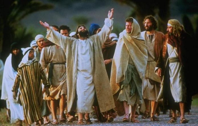 Renungan-Adorasi-Harian-1-Oktober-2016-Pic-1-696x442